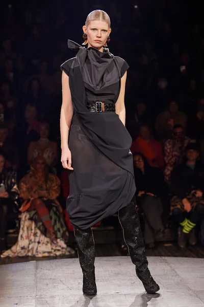 Look 35
